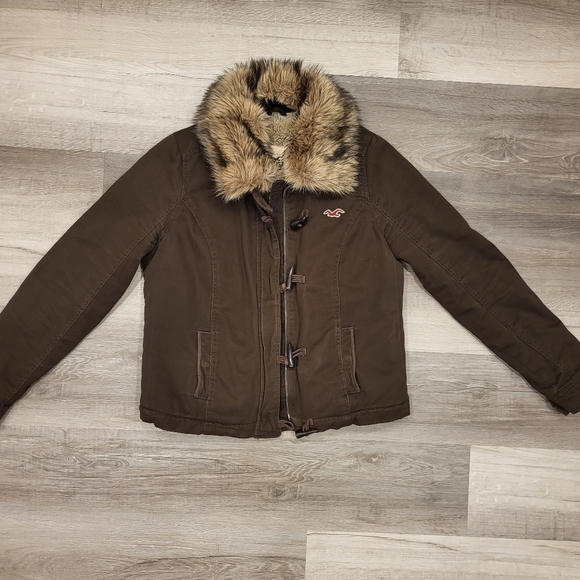 Hollister Jackets & Blazers - Hollister faux fur winter jacket size L womens